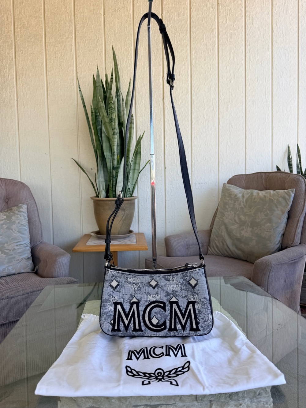 Like 🆕 MCM Crossbody bag💝 - Picture 3 of 14